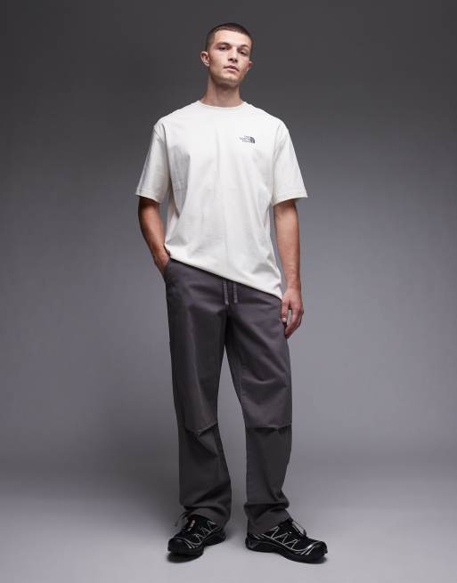 The North Face – Adventure – Oversize-T-Shirt in Wollweiß mit Rückenprint, 2 von 5