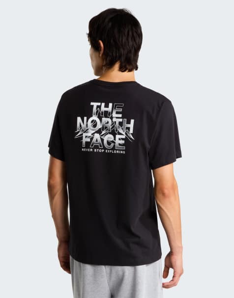 The North Face – All the Way To The Top – Locker geschnittenes, kurzärmliges T-Shirt in TNF-Schwarz/TNF-Weiß - view 1