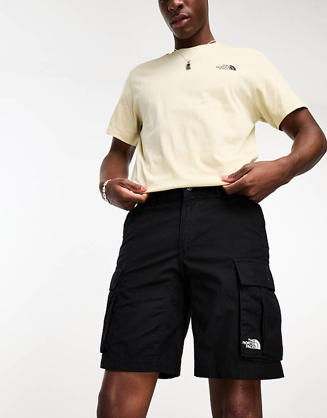 The North Face - anticline cargo shorts in black