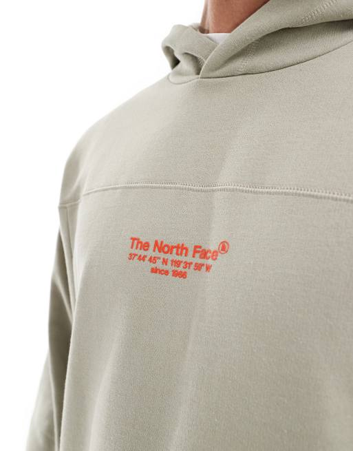 THE NORTH FACE - y’s The North Face Axys pullover hoodie with graphic back print