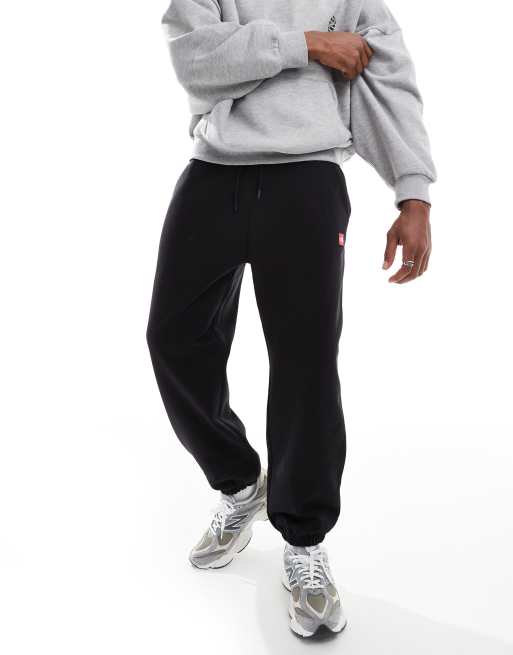 The North Face Axys relaxed joggers in tnf black, 4 of 5