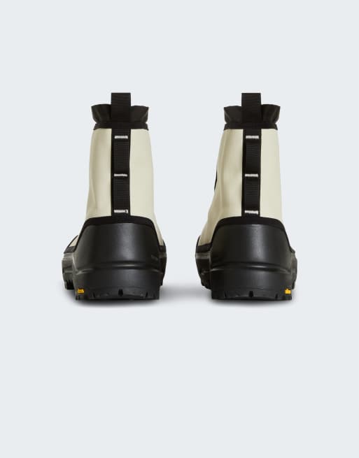 The North Face Base camp 100 waterproof boots in calacatta/tnf black, 2 of 4