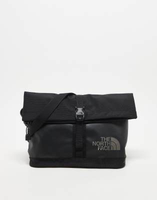 The North Face - Base Camp - Schultertasche in Schwarz mit grauen Details