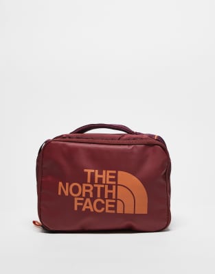 The North Face - Base Camp Voyager - Kulturbeutel in Sumak/Eisen-Bronze-Braun