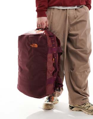 The North Face – Base Camp Voyager – Röd duffelväska på 42 liter | ASOS