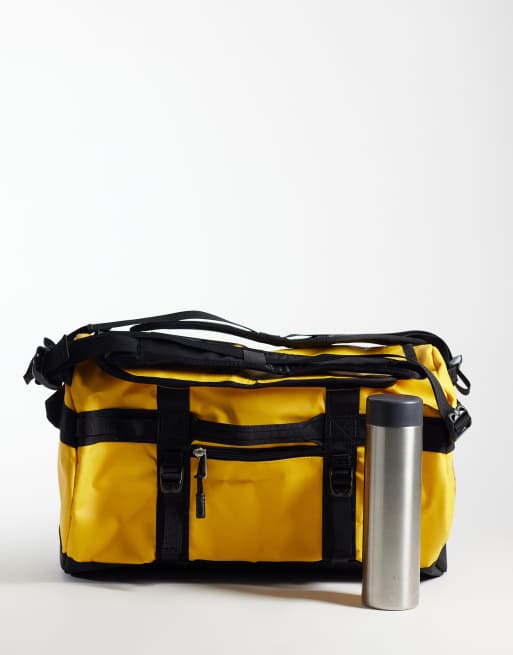 The North Face Base Camp XS duffelbag i gult, 2 av 4