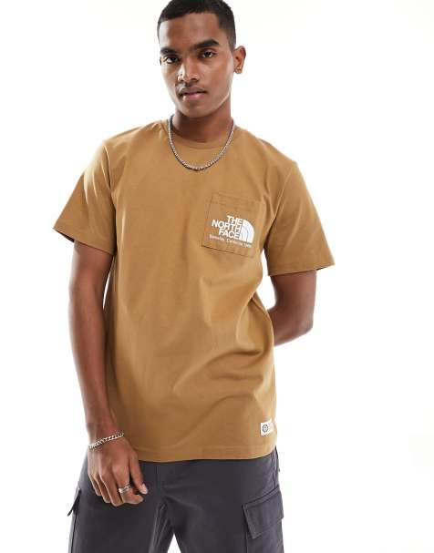 The North Face – Berkeley California – T-Shirt in Braun mit Brusttasche - view 1