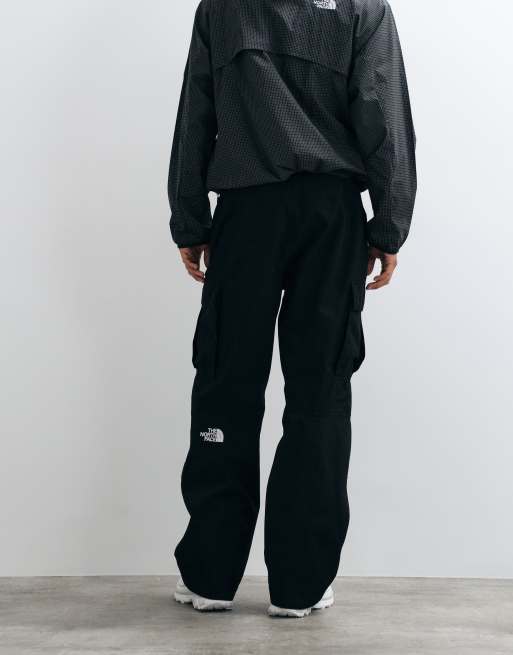 The North Face Blizzardery cargo trousers in black, 5 of 5