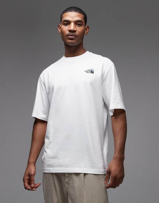 The North Face - Blossom - Oversized T-shirt met print op de achterkant in wit, 3 van 5