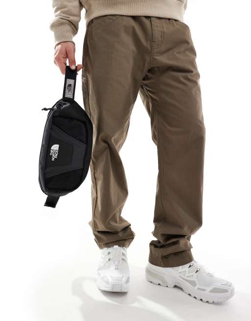 The North Face - Bæltetaske med logo i Y2K-design og forskellige grå nuancer, 3 af 4