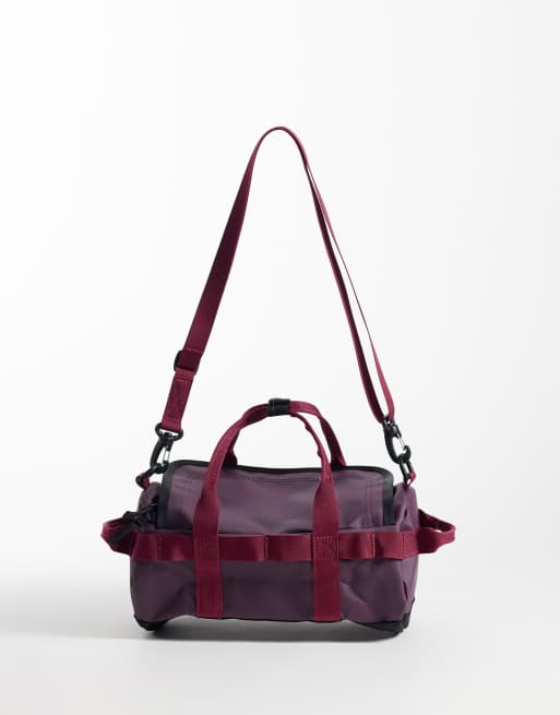 The North Face - bolsa de hombro tipo duffel Base Camp en burdeos