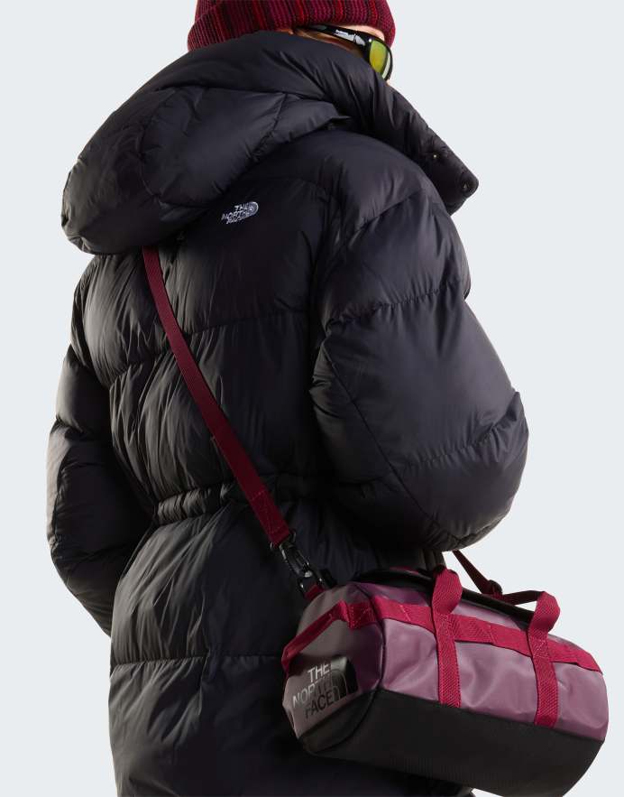 The North Face bolsa de hombro tipo duffel Base Camp en burdeos