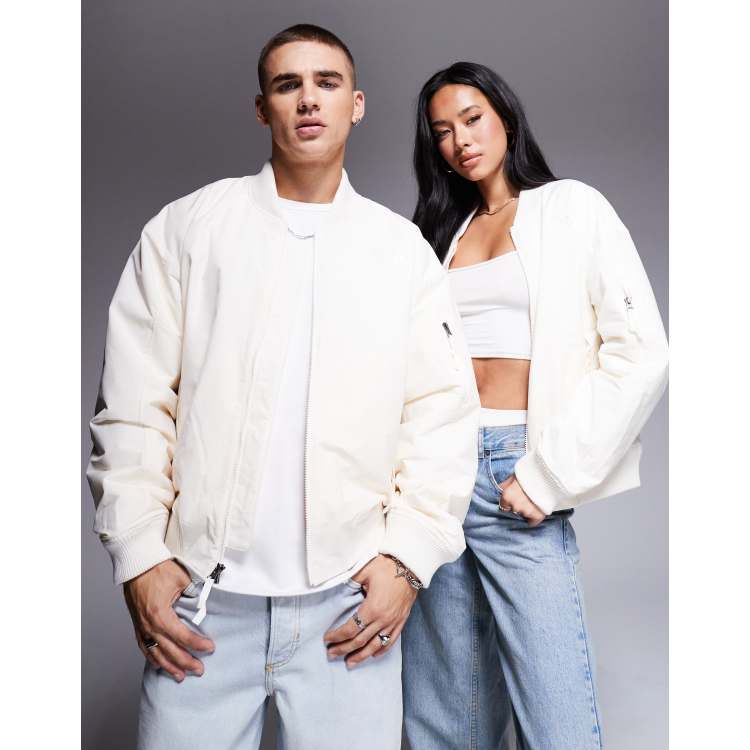 205891994-1-white?$n_750w$&wid