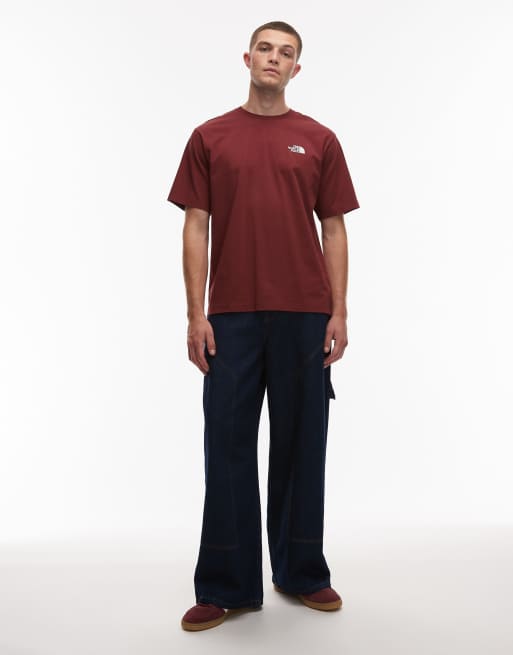 The North Face – Bordowy T-shirt oversize z rysunkiem gór na plecach, 2 z 5