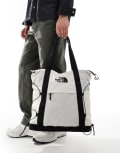 [The North Face] The North Face Borealis tote bag in white and black One Size WHITE