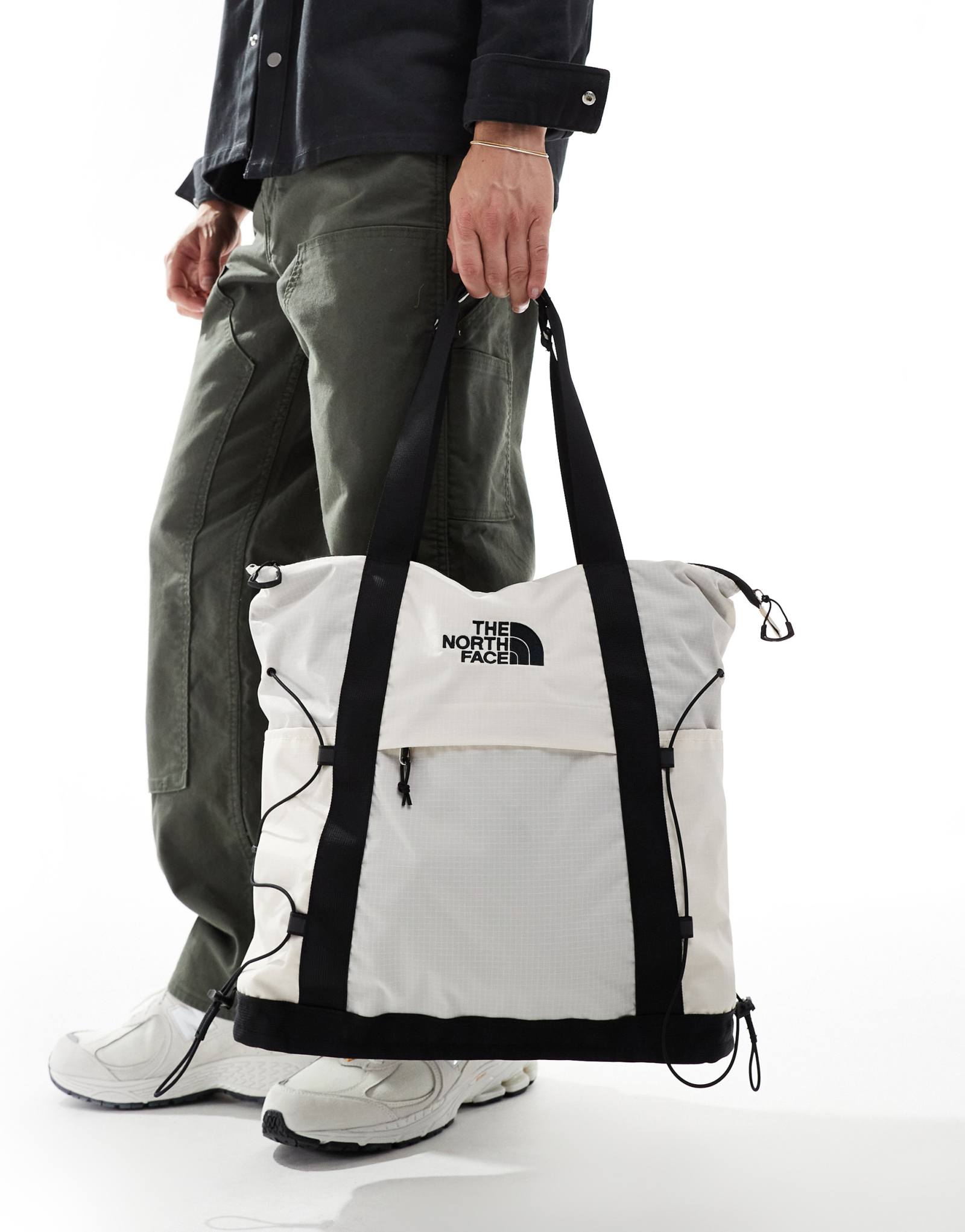 Сумка-тоут The North Face Borealis бело-черного цвета