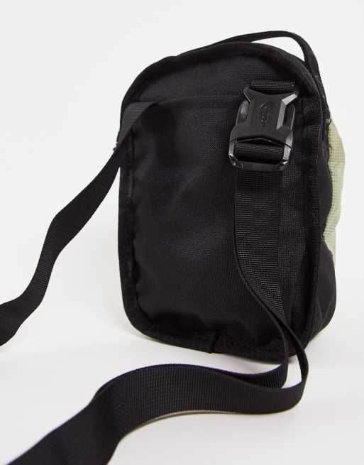 The North Face Bozer III cross body bag in green, 3 of 4