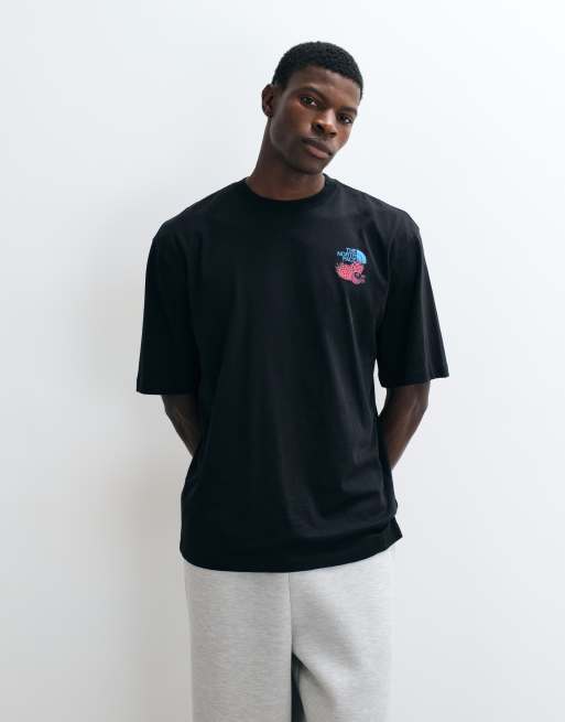 The North Face - camiseta extragrande negra para backpacking, 2 de 5
