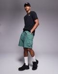 [The North Face] The North Face cargo pocket logo shorts in green XL Mid Green