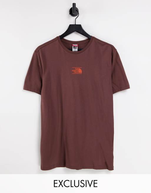 The North Face – Center Dome – Brun t-shirt, endast hos ASOS