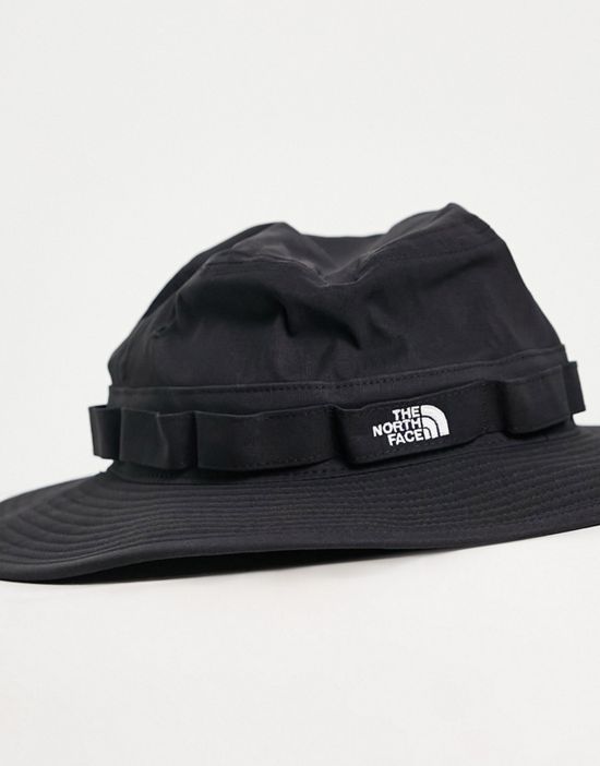 https://images.asos-media.com/products/the-north-face-class-v-brimmer-bucket-hat-in-black/202077835-3?$n_550w$&wid=550&fit=constrain