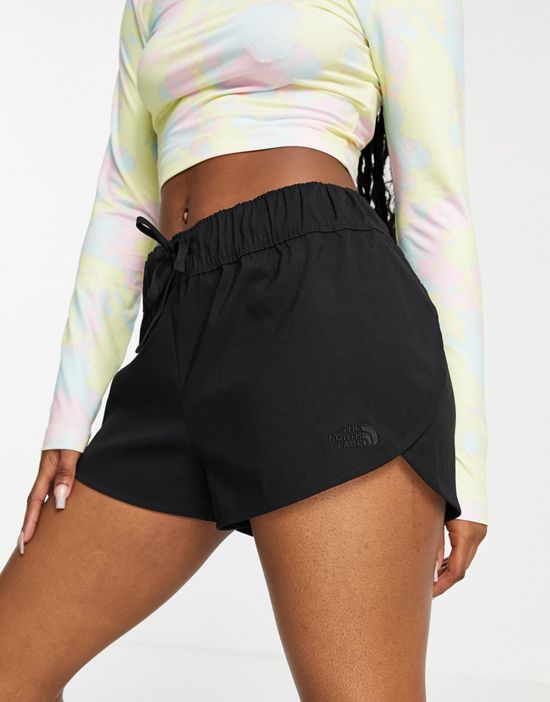 https://images.asos-media.com/products/the-north-face-class-v-mini-shorts-in-black/202554287-1-tnfblack?$n_550w$&wid=550&fit=constrain