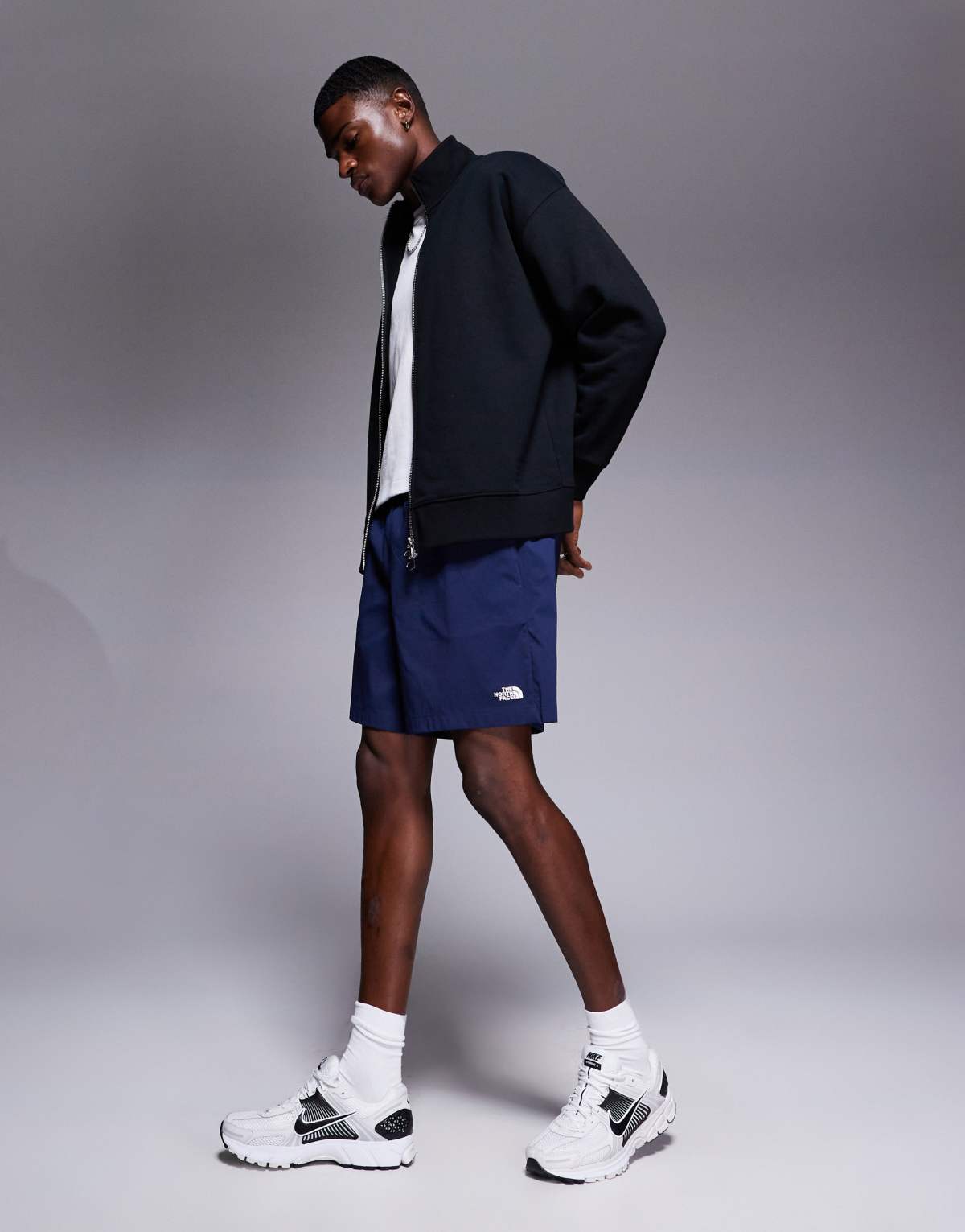 The North Face Class V Pathfinder logo shorts in navy