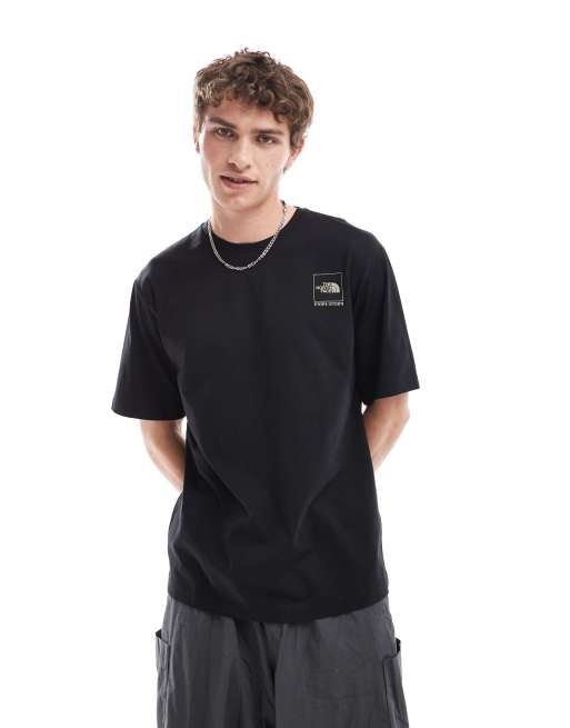 The North Face - Coordinates - T-shirt met print op de achterkant in zwart, 2 van 4