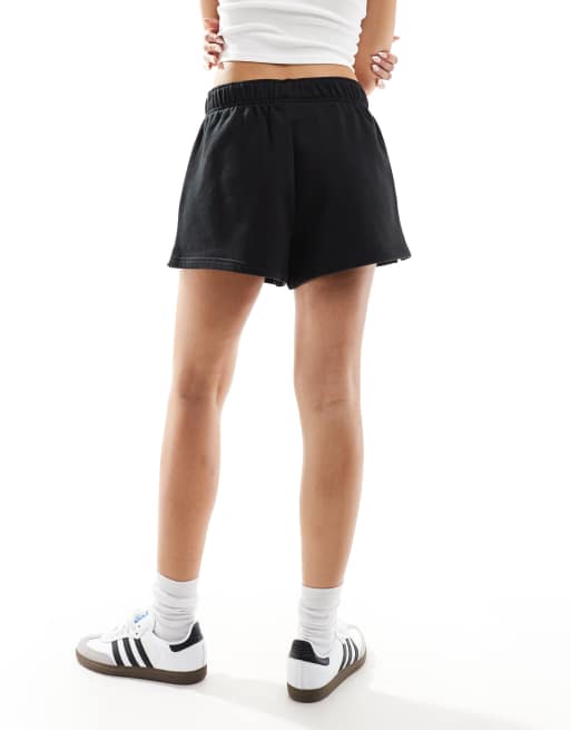 The North Face core shorts in black, 3 of 5