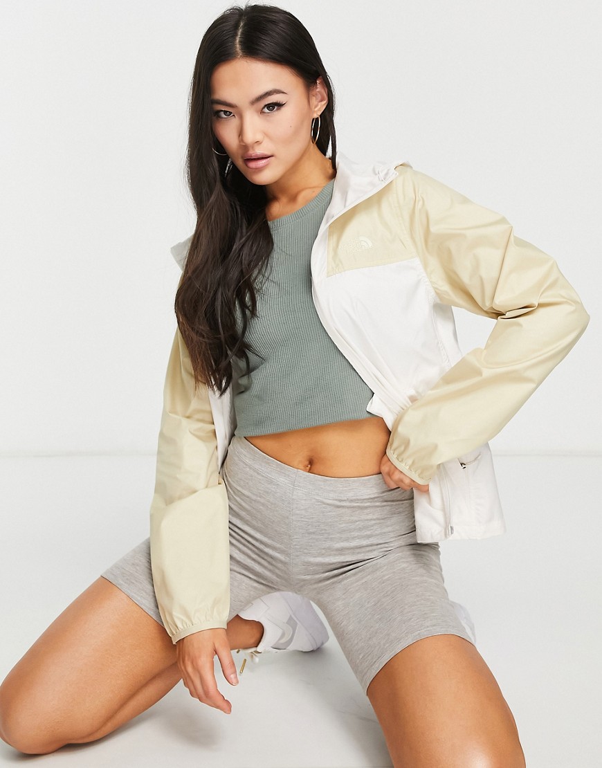 the north face cyclone jacket in white/ beige
