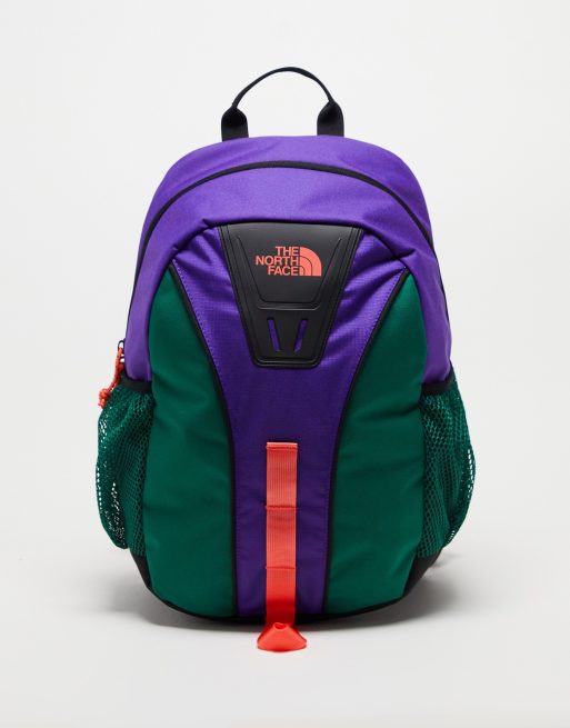 The North Face – Daypack – Fioletowy plecak w stylu lat 2000.