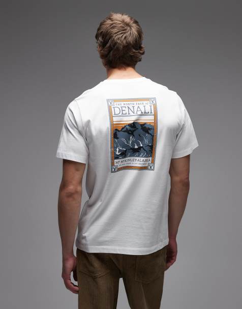 The North Face – Denali – Biały T-shirt z nadrukiem na plecach - view 1