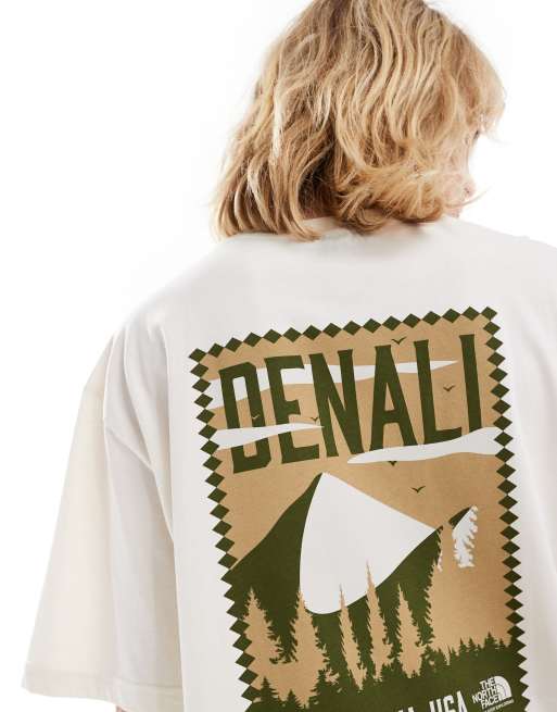 The North Face - Denali - Oversized T-shirt met print op de achterkant in gebroken wit, 2 van 4
