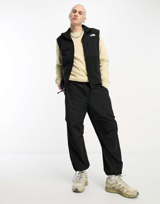 The North Face Denali Polartec fleece vest in black, 4 of 4