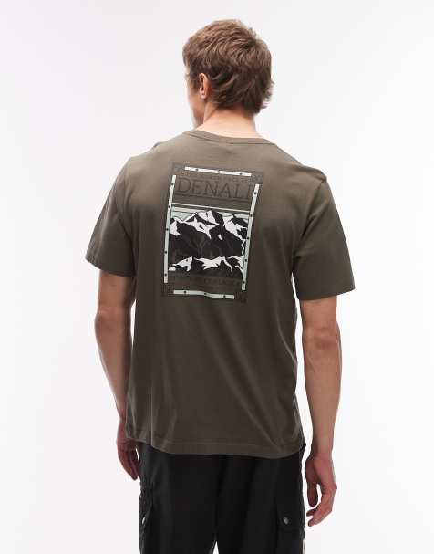 The North Face – Denali – T-Shirt in Grün mit Rückenprint - view 1