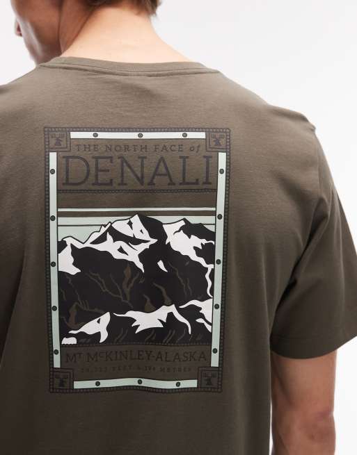 The North Face – Denali – T-Shirt in Grün mit Rückenprint, 5 von 5