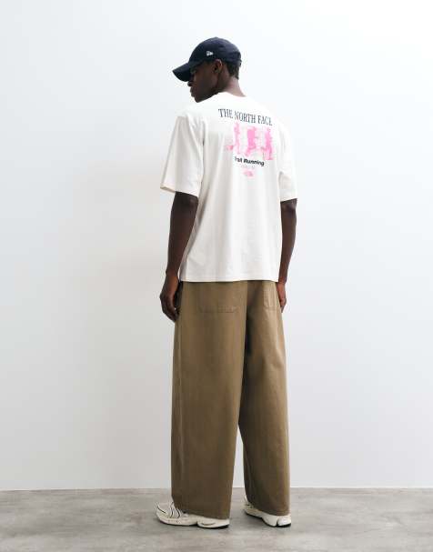 The North Face Digital Runner Oversize-T-Shirt in Weiß - view 1