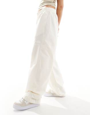 The North Face Easy Wind Pants In White