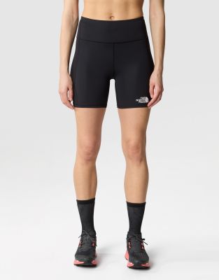 The North Face - Eng anliegende Leggings-Shorts in Schwarz mit Taschendetail