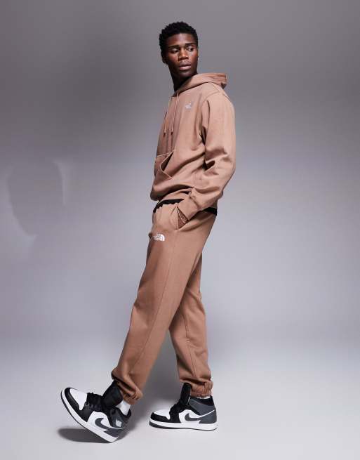 The North Face Essential chest logo oversized hoodie in brown, 2 of 4