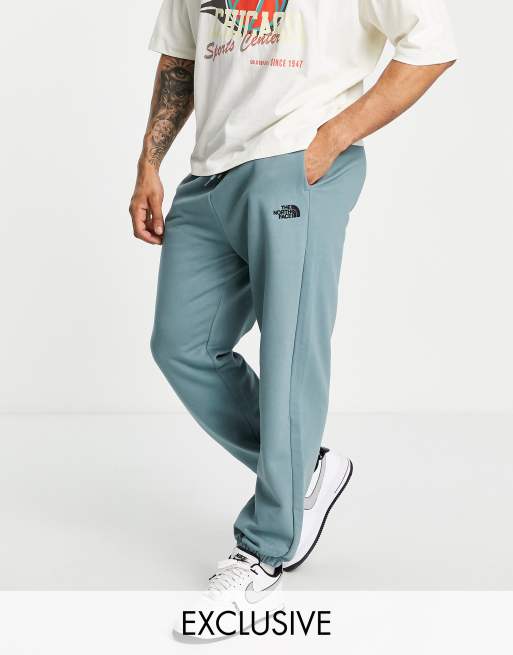 The North Face – Essential – Ciemnoniebieskie joggersy oversize, tylko w ASOS