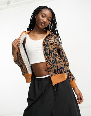 The North Face Essential cropped zip up hoodie in brown marble print Exclusive at ASOS - ASOS Price Checker
