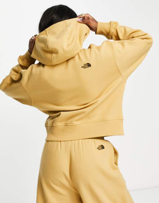 The North Face Essentials sweatshirt in tan - Exclusive to ASOS