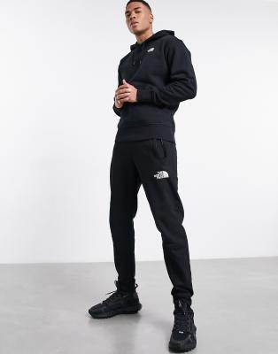 the north face essential hoodie in black