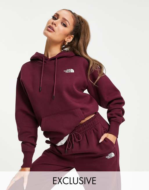 The North Face Essential hoodie in burgundy - Exclusive to ASOS