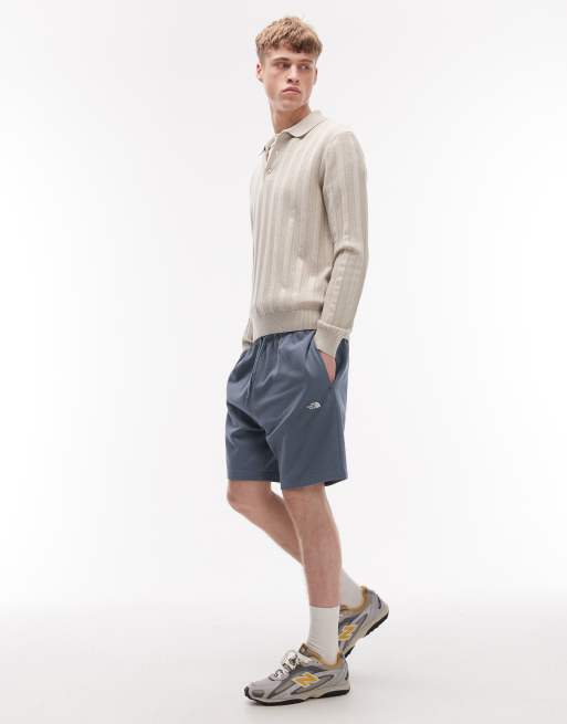 The North Face – Essential – Jasnoszare lekkie szorty oversize z logo, 3 z 5