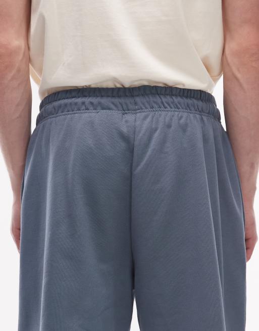 The North Face – Essential – Jasnoszare lekkie szorty oversize z logo, 5 z 5