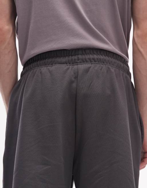 The North Face Essential logo light oversized short in dark grey, 5 of 5