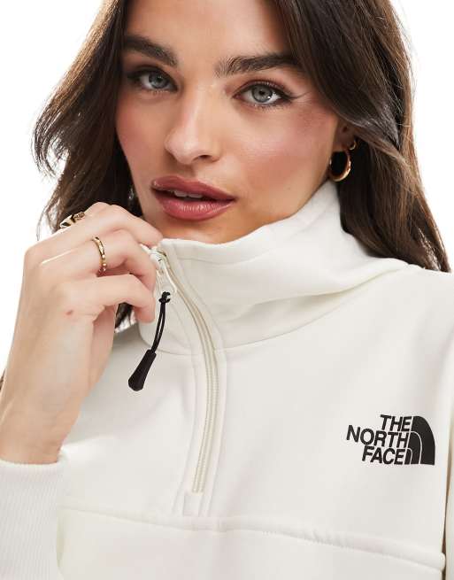 ★ THE NORTH FACE ★ ESSENTIAL HALF ZIP SWEATSHIRTS The North Face Essential logo 1/4 zip sweatshirt in grey | ASOS