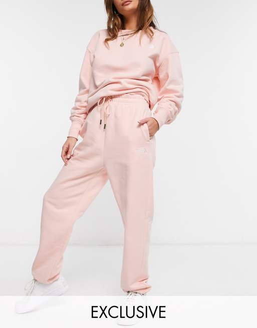 The North Face – Essential – Oversize-Jogginghose in Hellrosa, exklusiv bei ASOS